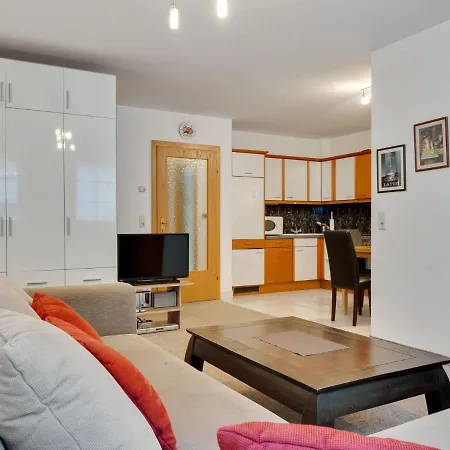 Comfortable Apartment In Zell Am See Near Forest Exterior foto